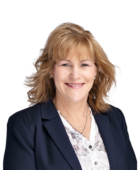 LGIA_BoardsHeadshots-1 Jennifer Sanders - white bg.jpg