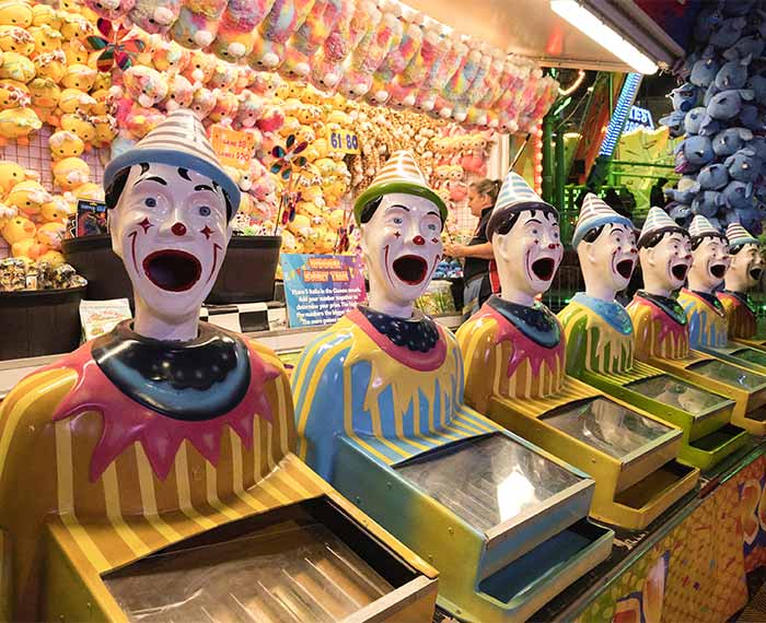 Image of sideshow alley at Brisbane RNA Show