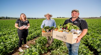 Ash and Kand Lutter of The Butcher Co with Mayor Greg Christensen and Scenic Rim Farm Box.