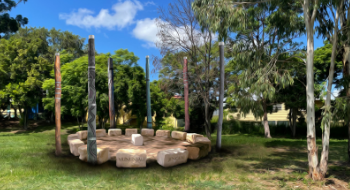 Munujali Yarning Circle located in the precinct, honours the Indigenous people of the region.